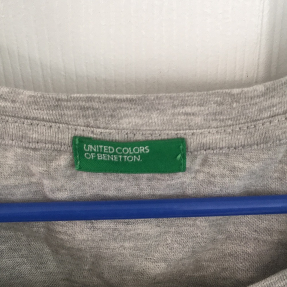 United Colors of Benetton Gray T-Shirt - Picture 2 of 5
